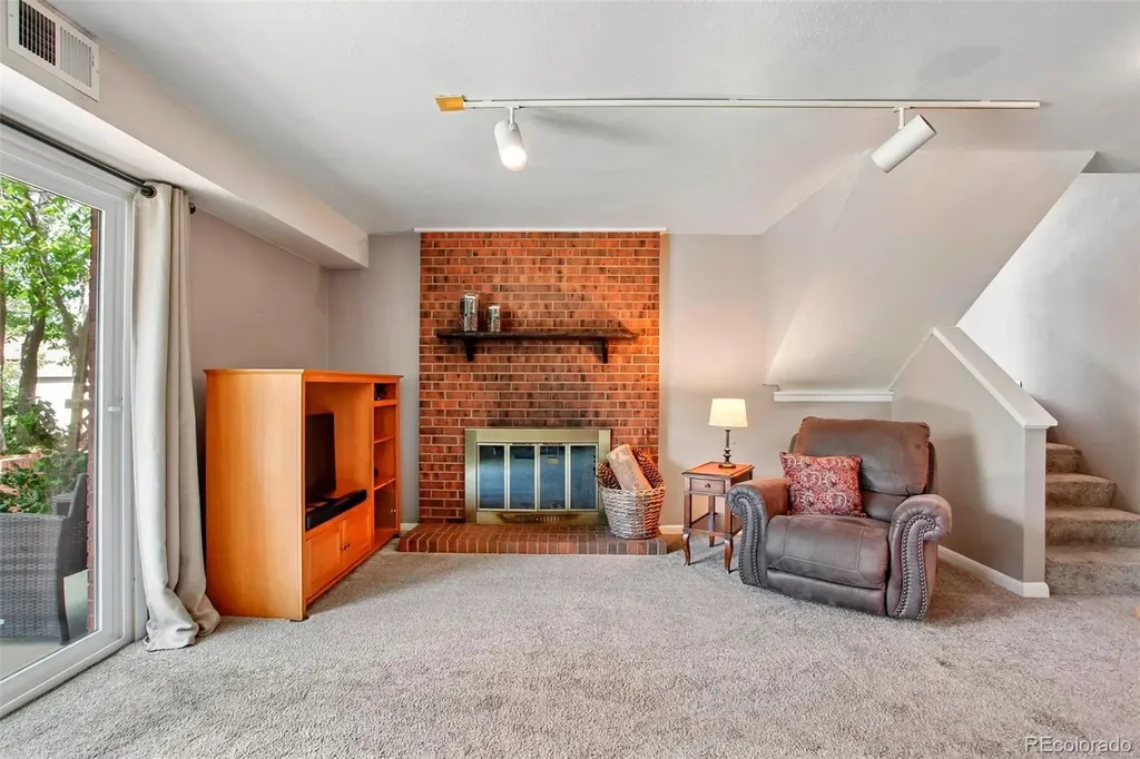 454 W Acoma Drive Littleton CO 80120