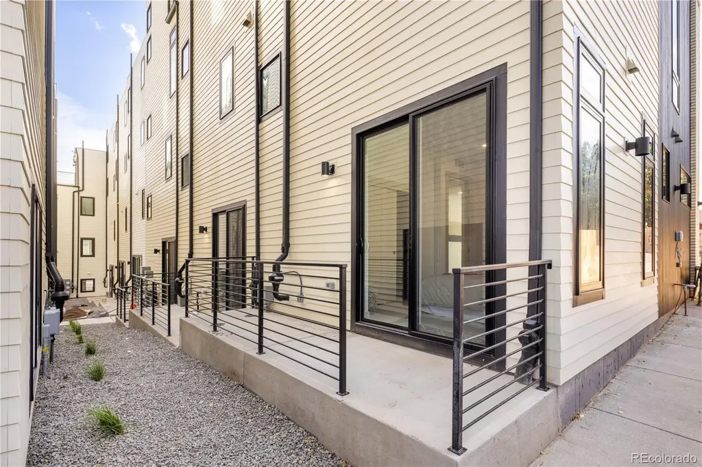 1230 N Zenobia Street Denver CO 80204