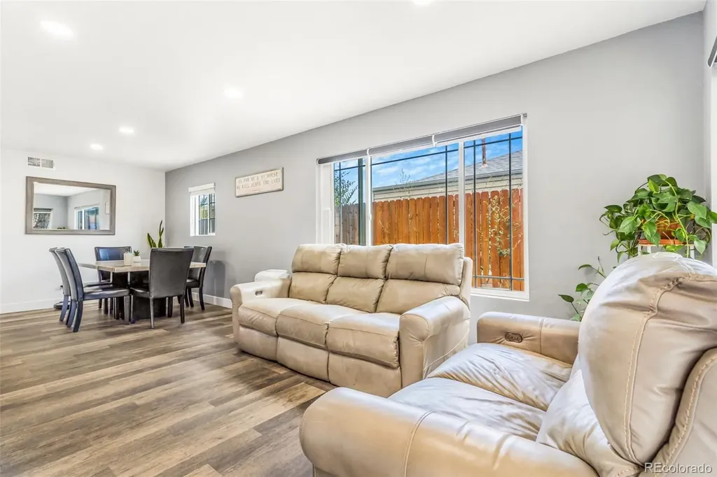 884 Vaughn Street Aurora CO 80011