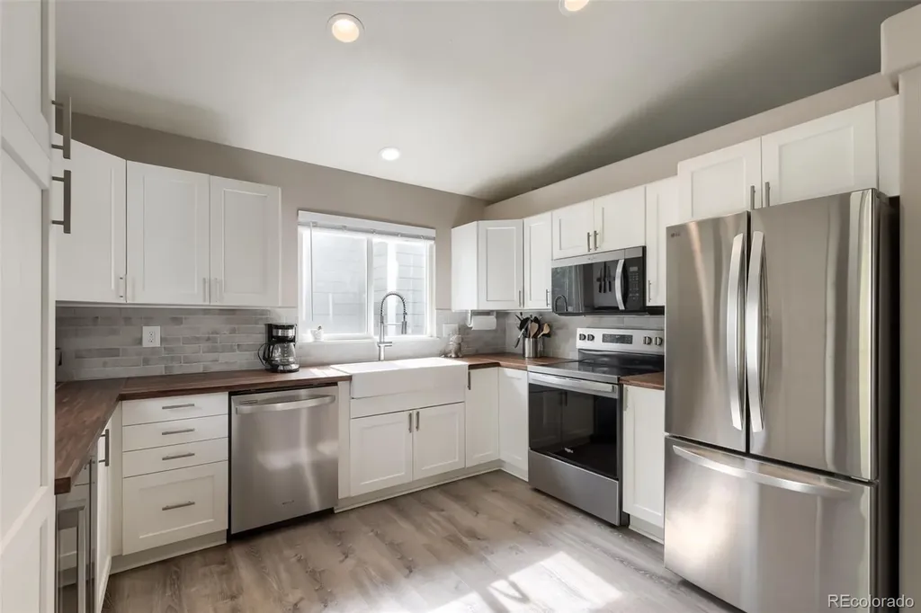 9831 Sydney Lane Highlands Ranch CO 80130