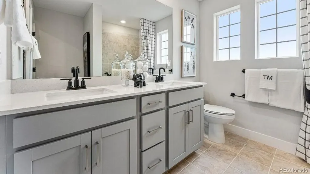3241 N Elk Way Aurora CO 80019