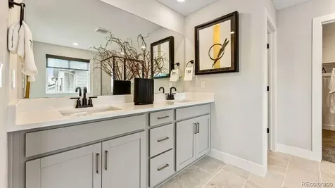 3241 N Elk Way Aurora CO 80019