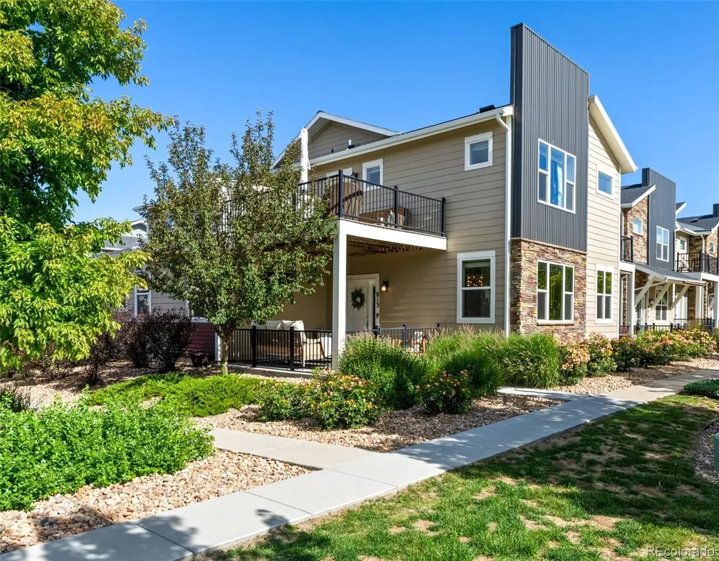 813 Grandview Mdws Drive Longmont CO 80503