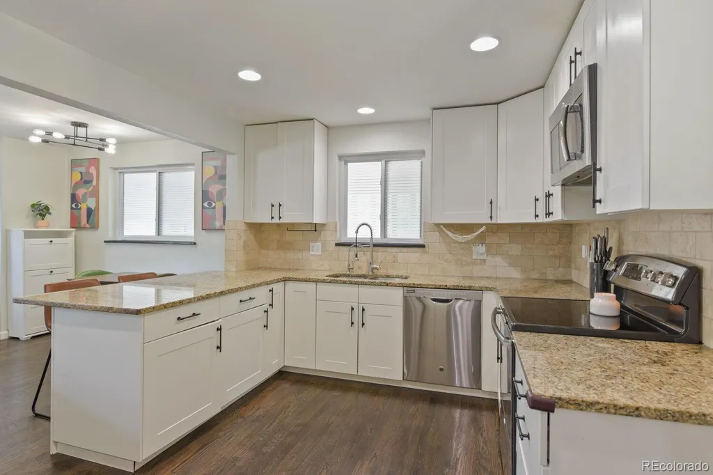 2555 E Maplewood Avenue Littleton CO 80121