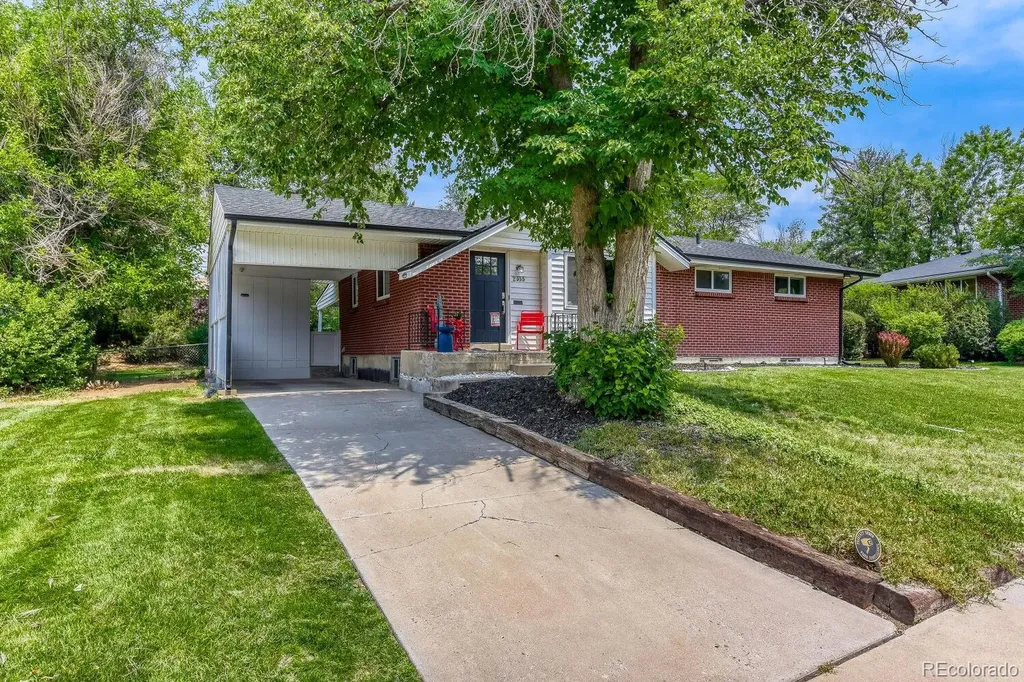 2555 E Maplewood Avenue Littleton CO 80121