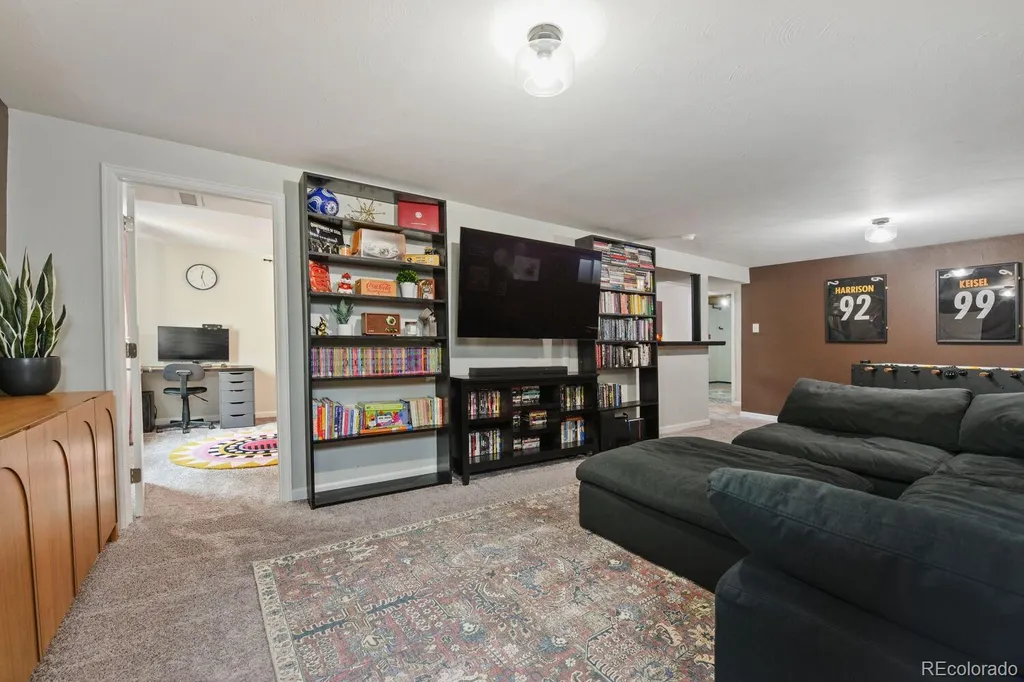 2555 E Maplewood Avenue Littleton CO 80121
