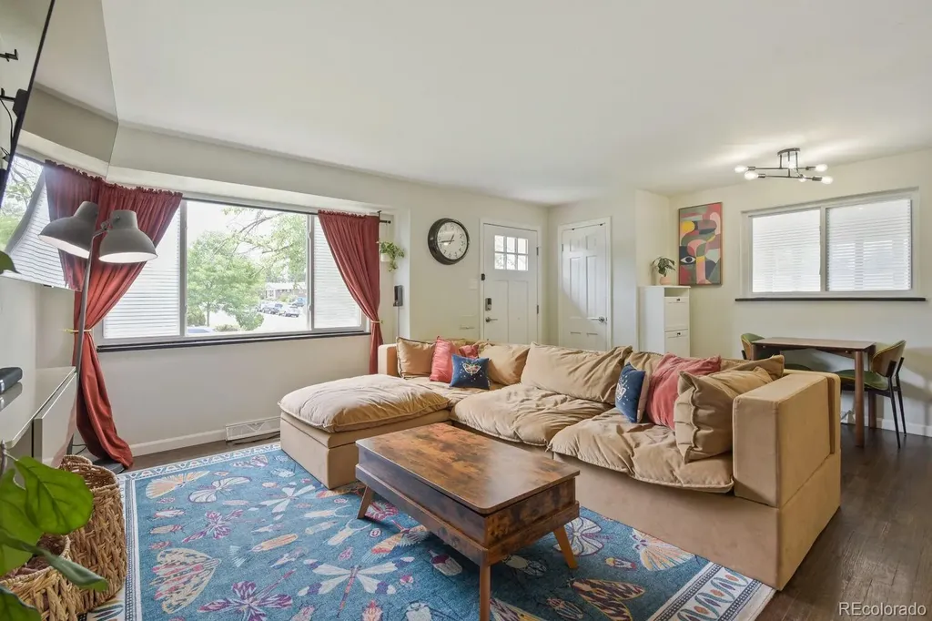 2555 E Maplewood Avenue Littleton CO 80121
