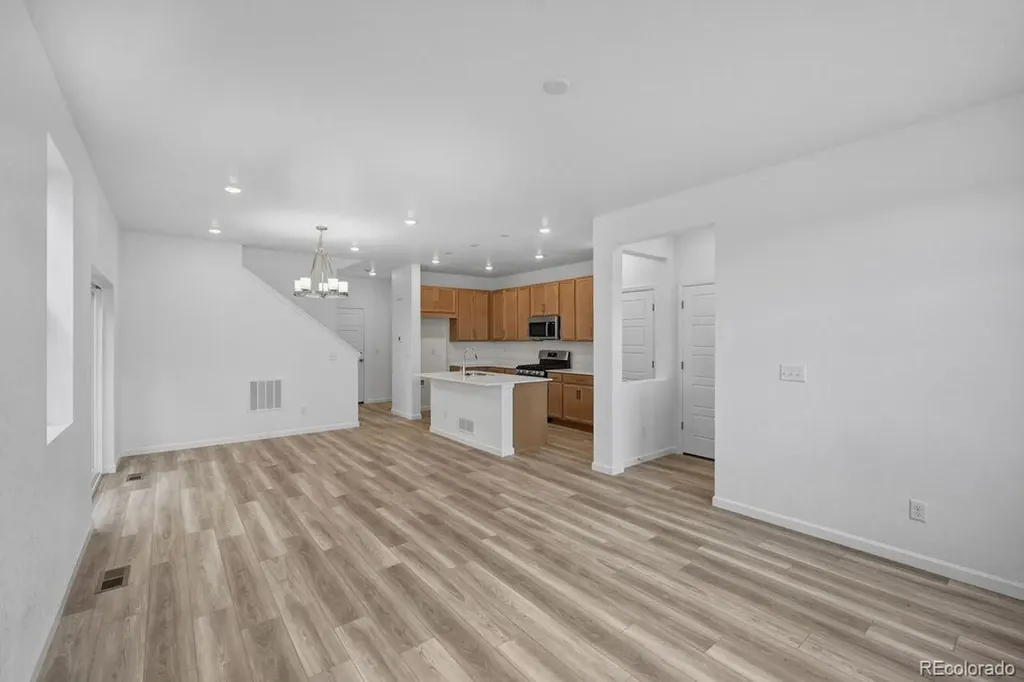 3293 N Coolidge Way Aurora CO 80019