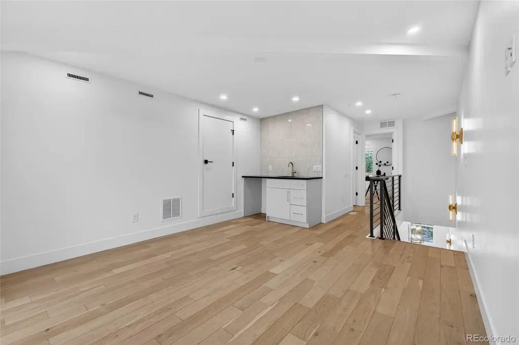 2362 S Acoma Street Denver CO 80223