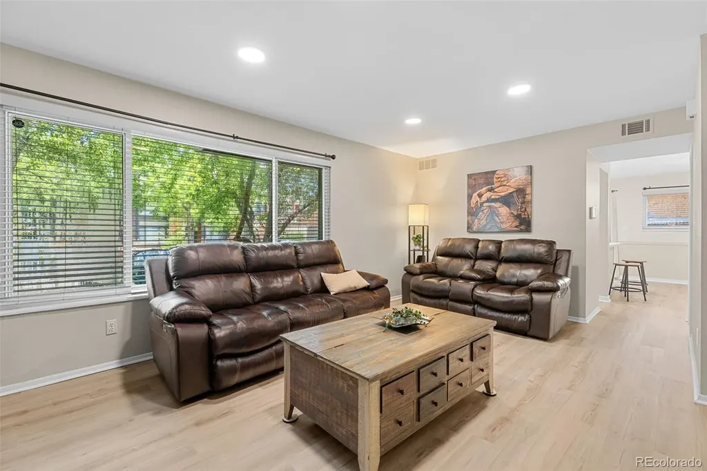 1206 S Dillon Way Aurora CO 80012