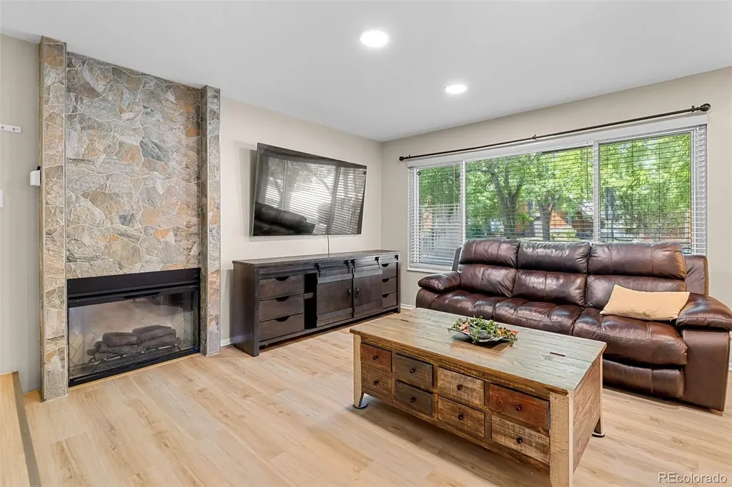 1206 S Dillon Way Aurora CO 80012