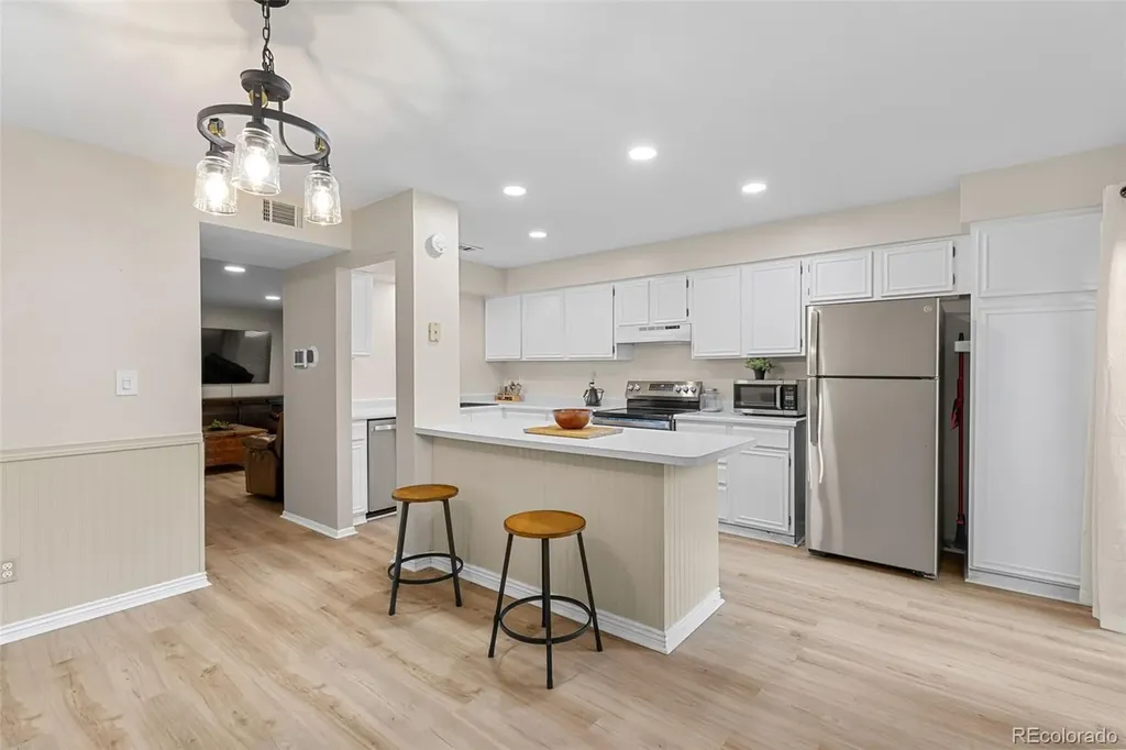 1206 S Dillon Way Aurora CO 80012