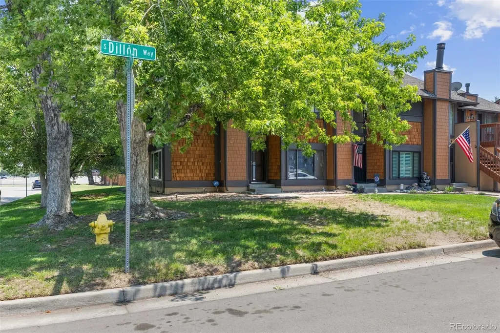 1206 S Dillon Way Aurora CO 80012