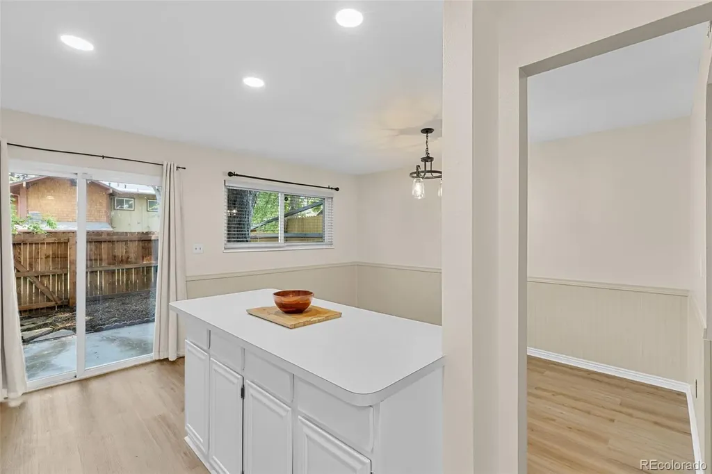 1206 S Dillon Way Aurora CO 80012
