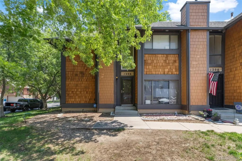 1206 S Dillon Way Aurora CO 80012