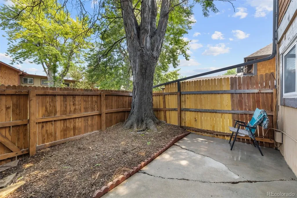 1206 S Dillon Way Aurora CO 80012