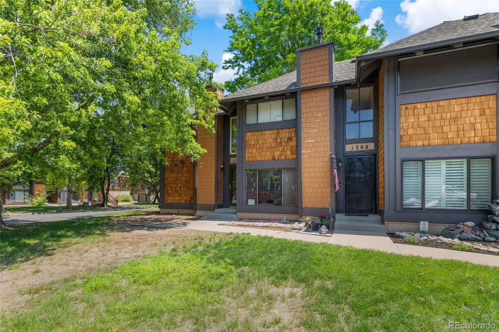 1206 S Dillon Way Aurora CO 80012
