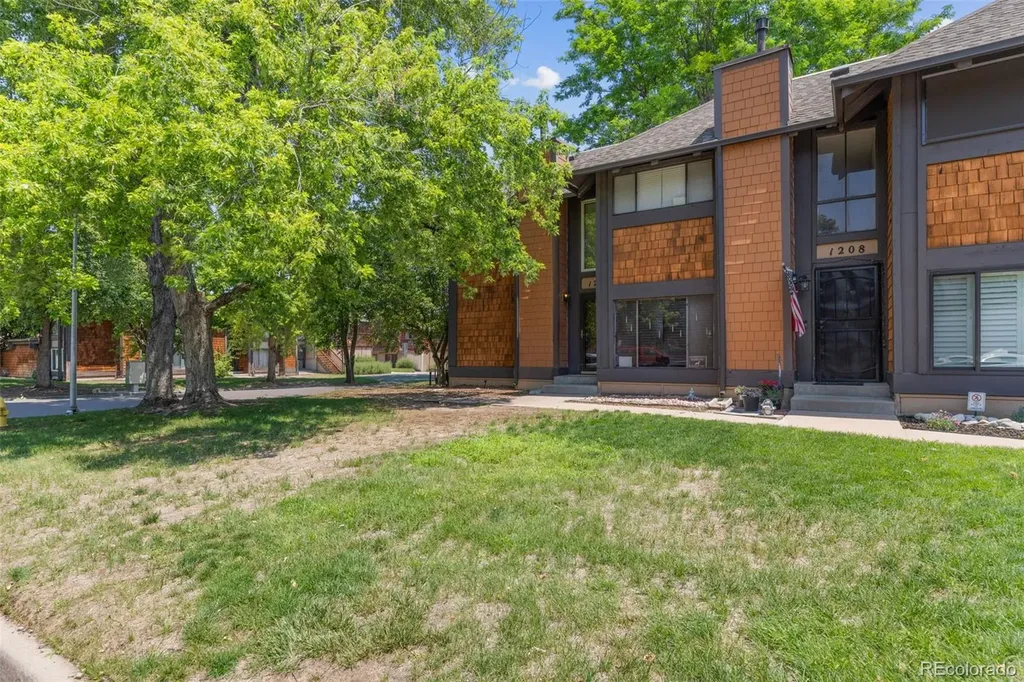 1206 S Dillon Way Aurora CO 80012