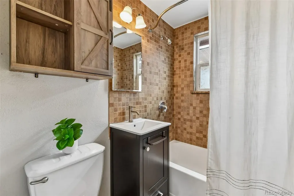 6930 W 54th Avenue Arvada CO 80002