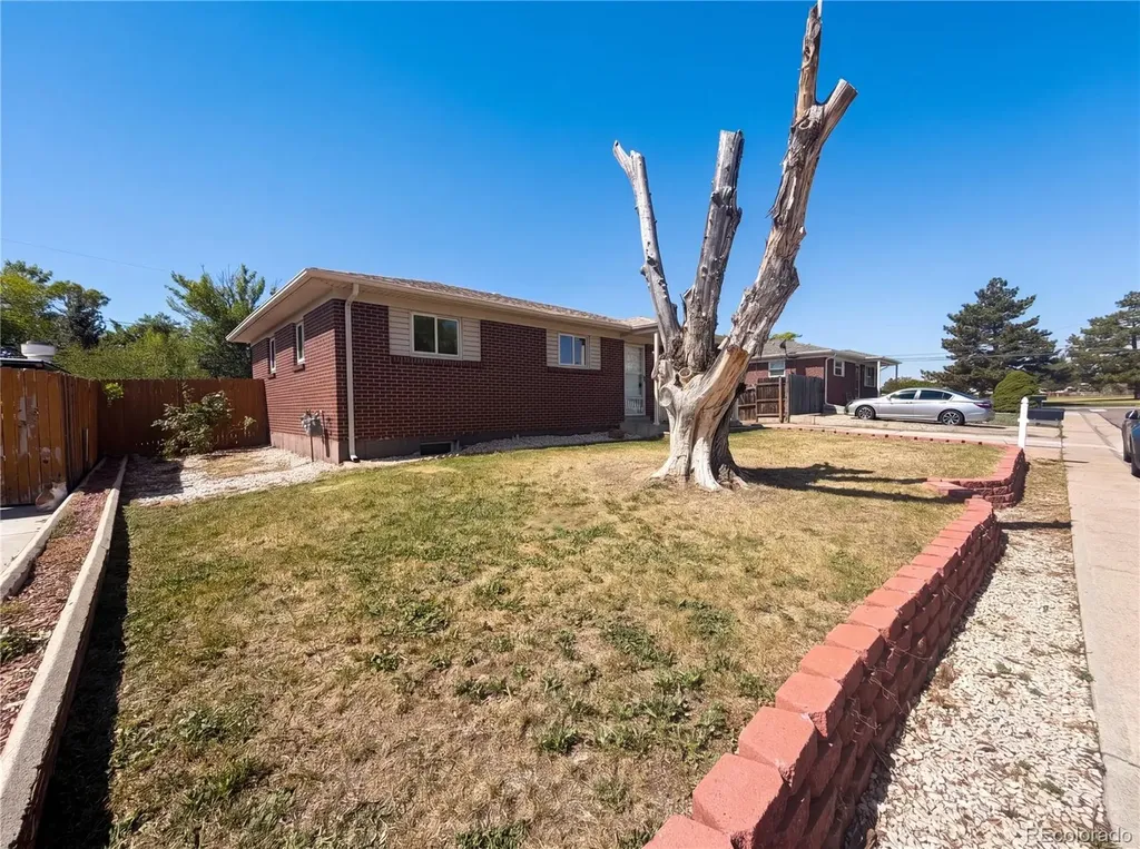 1902 E 116th Place Northglenn CO 80233