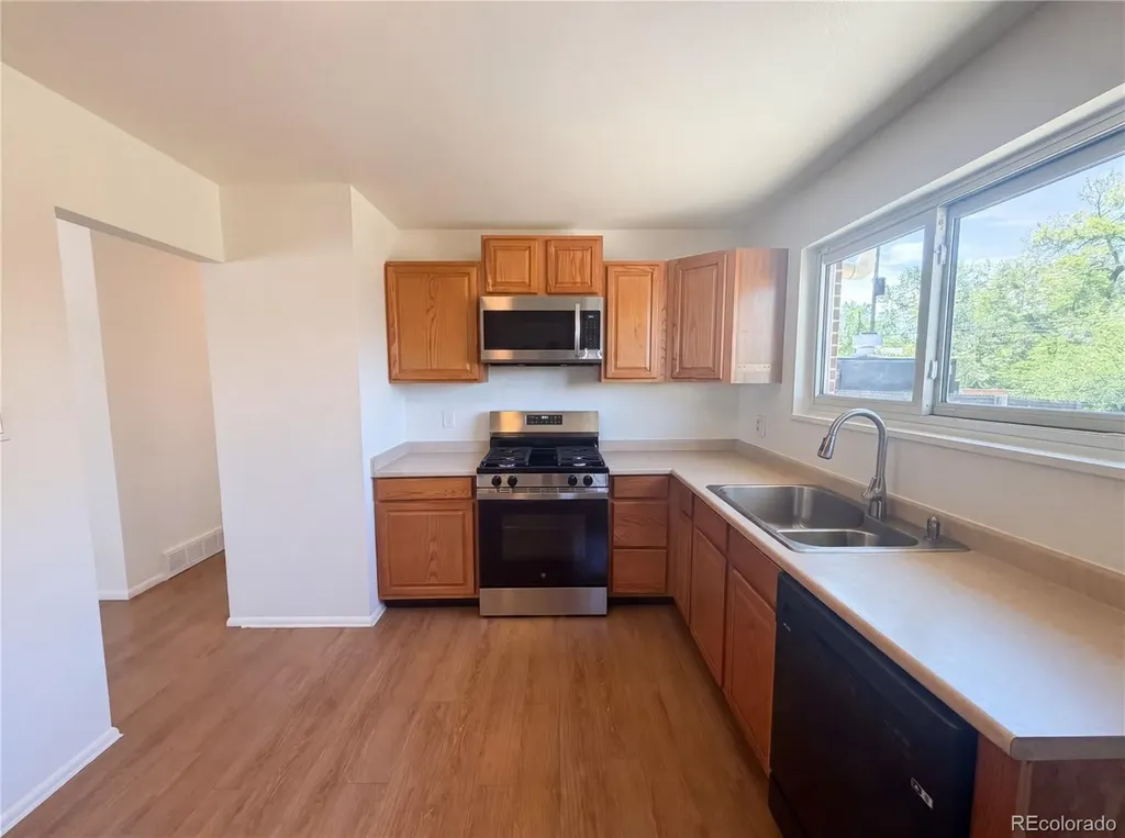1902 E 116th Place Northglenn CO 80233