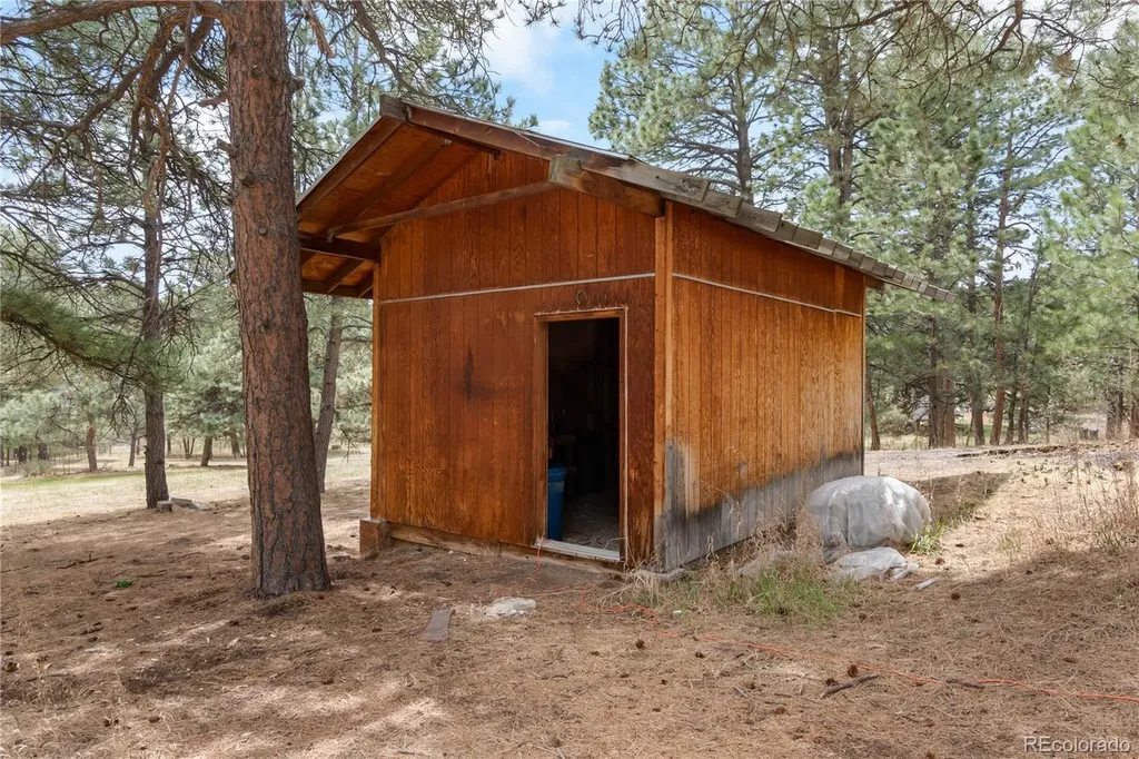 5336 County Road 142 Elizabeth CO 80107