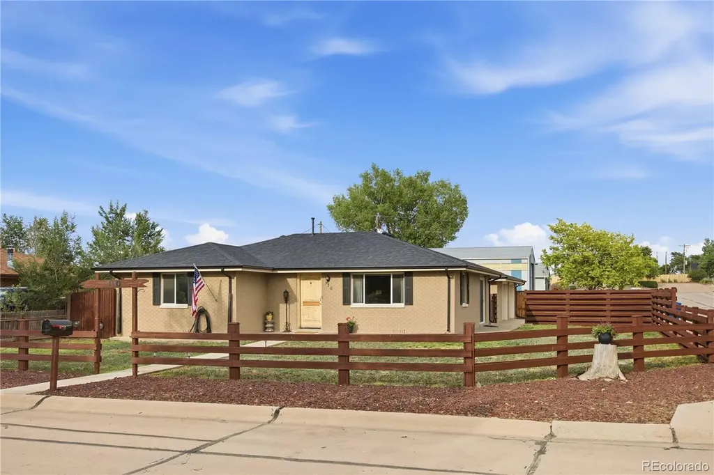 710 4th Street Bennett CO 80102
