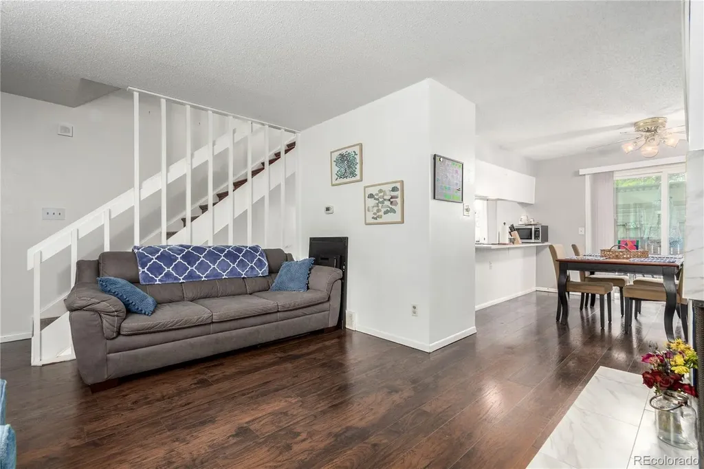 1977 S Oakland Way Aurora CO 80014