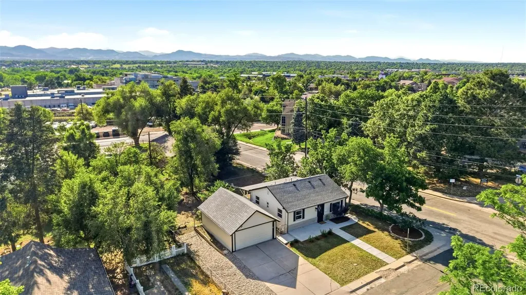 6005 S Sycamore Street Littleton CO 80120