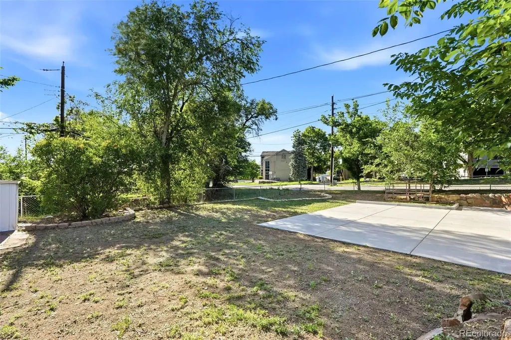 6005 S Sycamore Street Littleton CO 80120