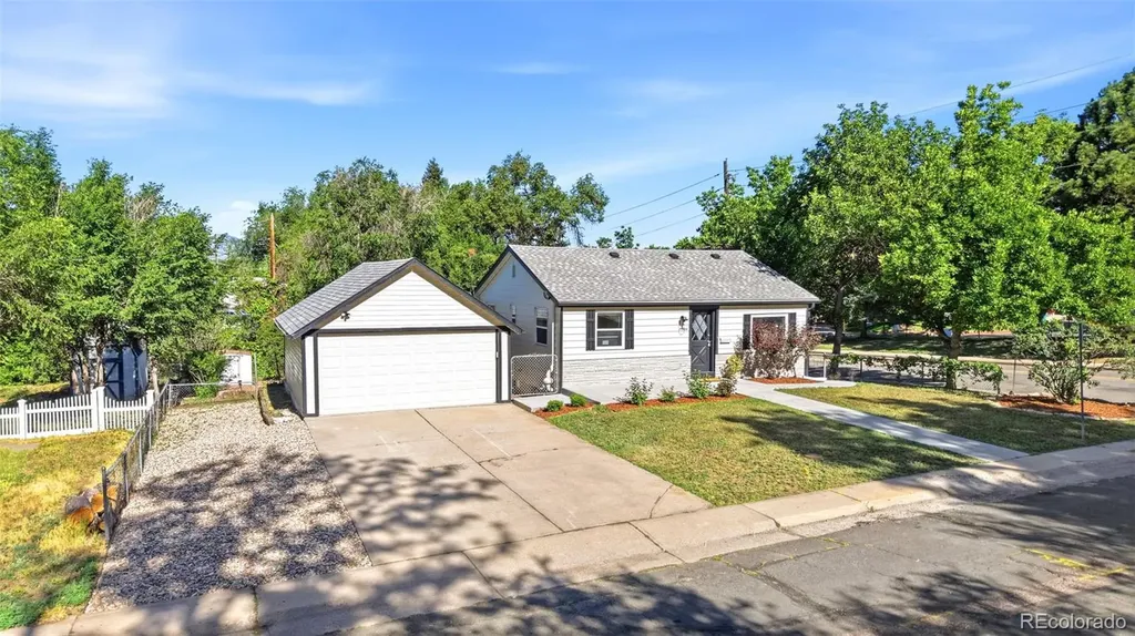 6005 S Sycamore Street Littleton CO 80120