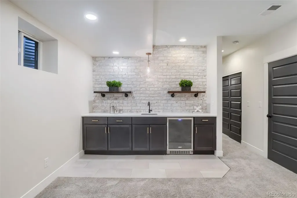 3322 N Columbine Street Denver CO 80205
