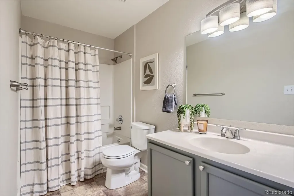 8469 Little Rock Way Highlands Ranch CO 80126