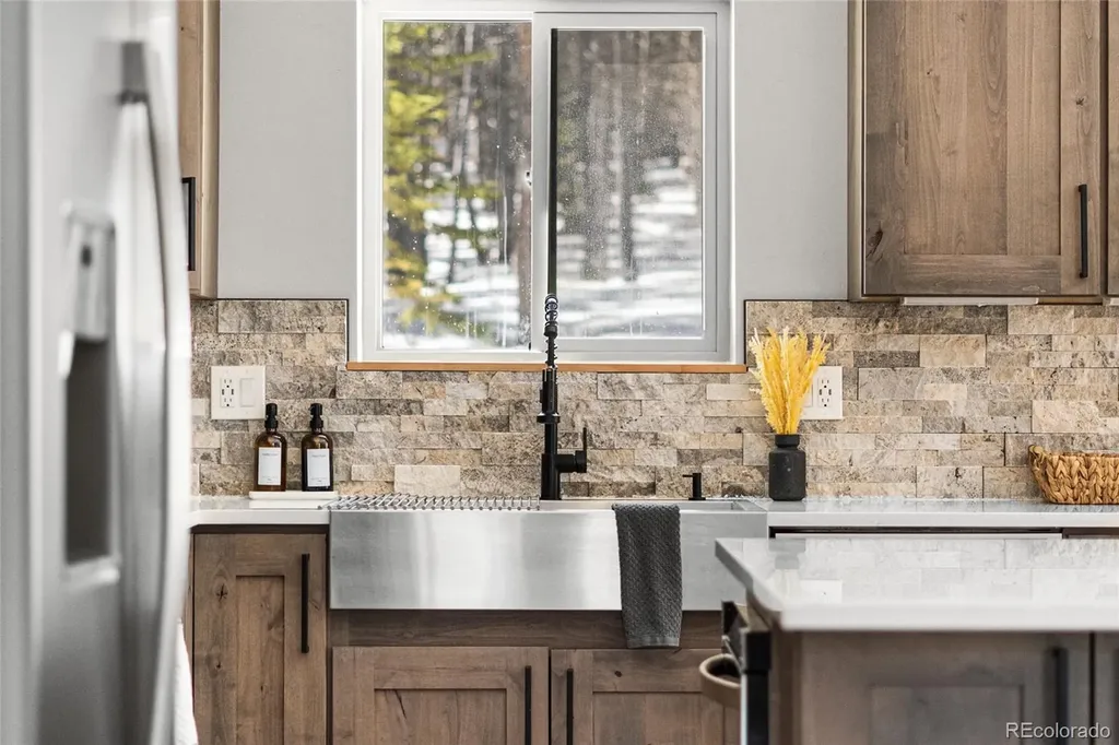 79 Beaver Road Idaho Springs CO 80452