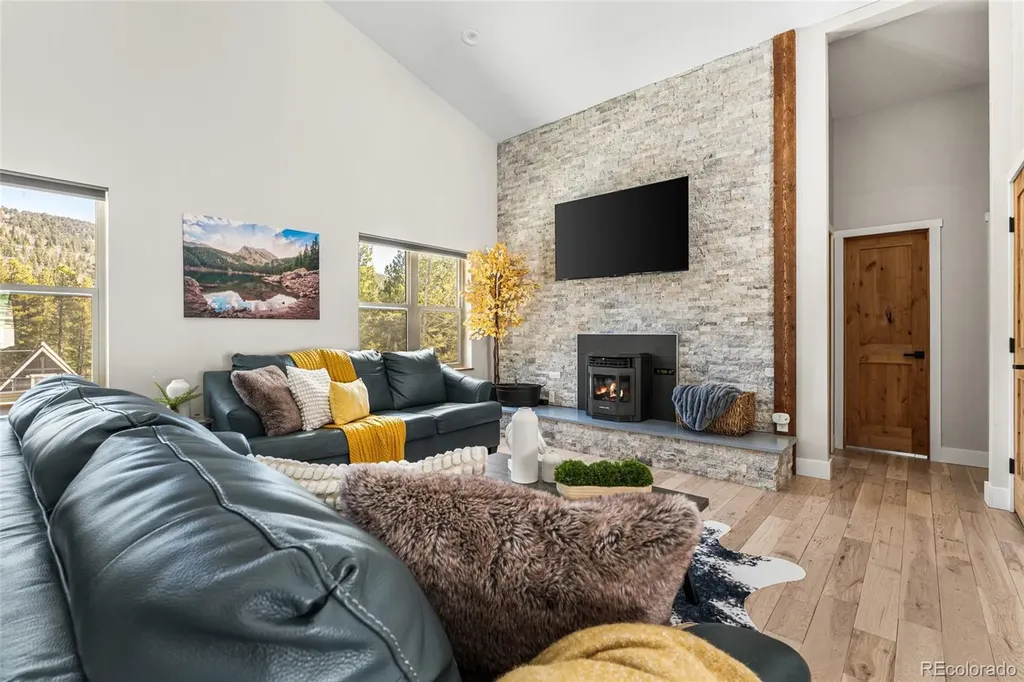 79 Beaver Road Idaho Springs CO 80452