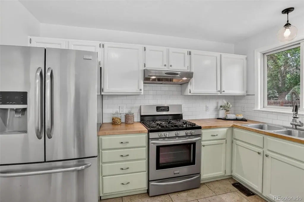 880 Parthenon Court Lafayette CO 80026