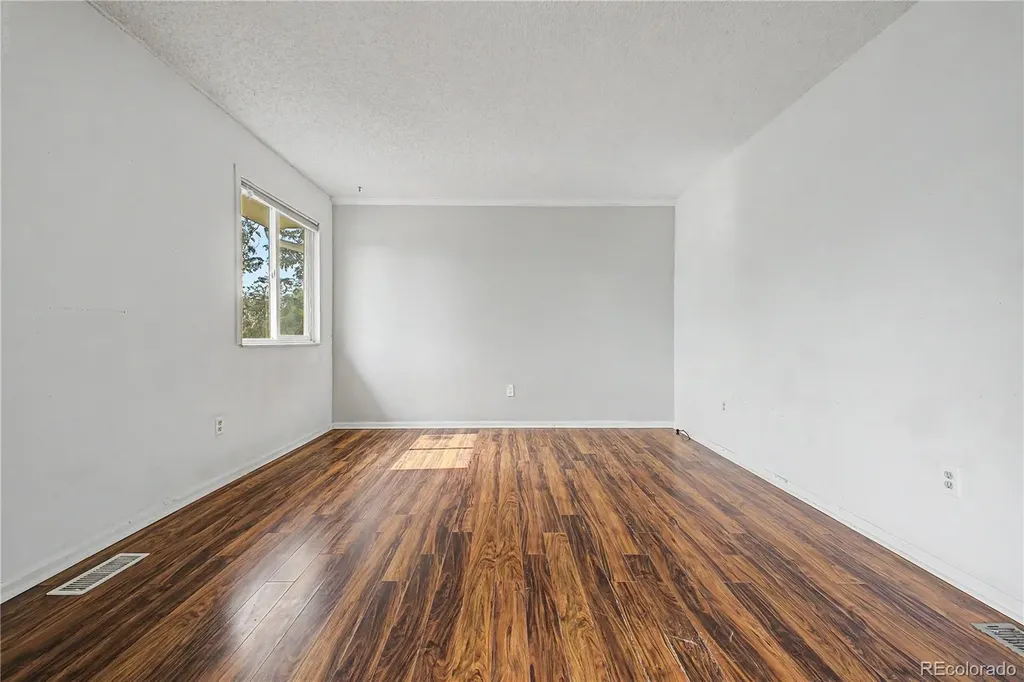 10015 Beach Street Denver CO 80260
