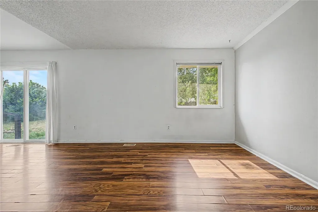 10015 Beach Street Denver CO 80260