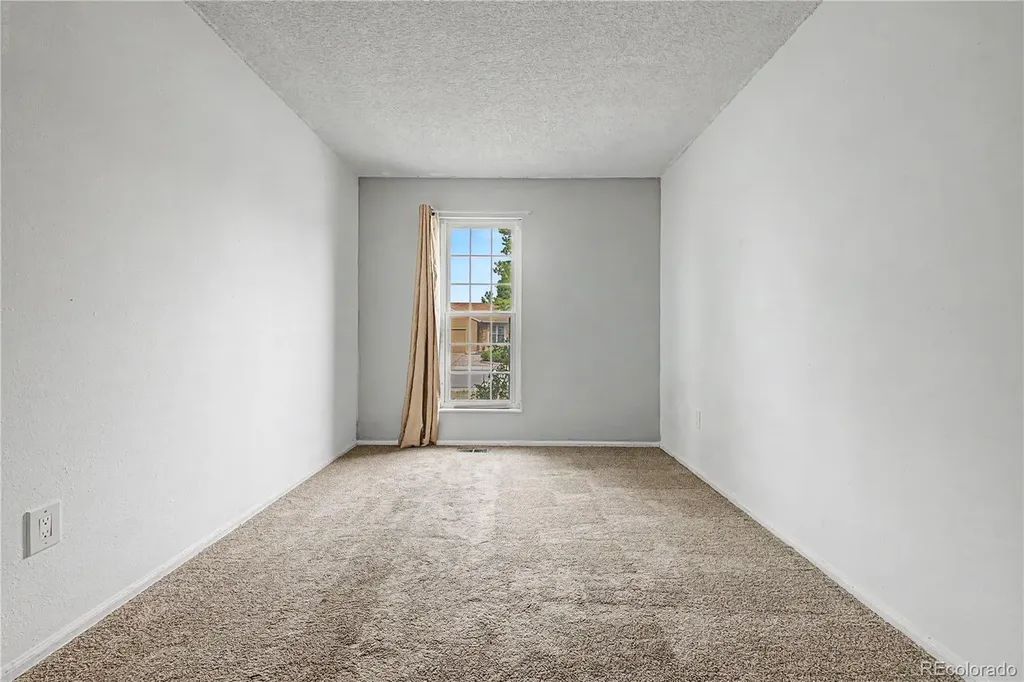 10015 Beach Street Denver CO 80260