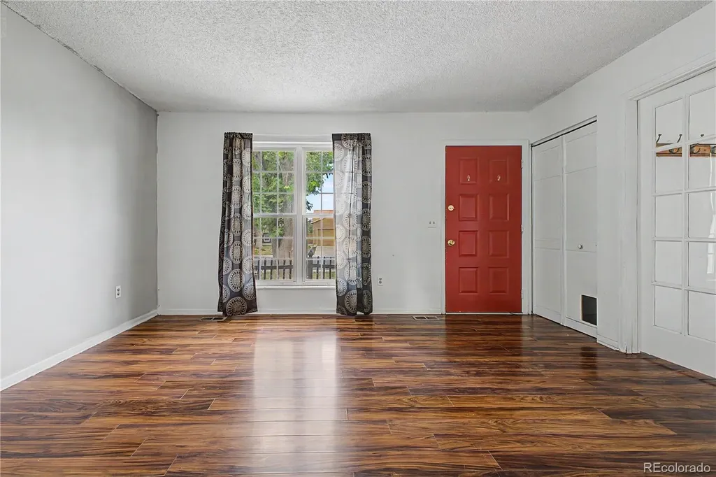 10015 Beach Street Denver CO 80260
