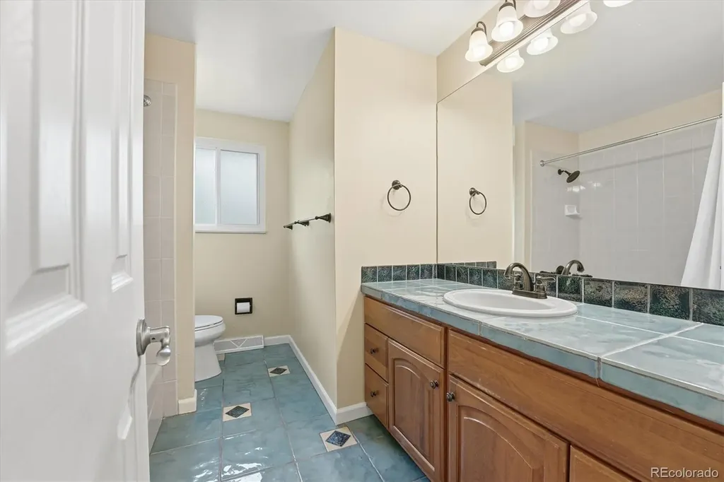 6068 S Locust Circle Centennial CO 80111