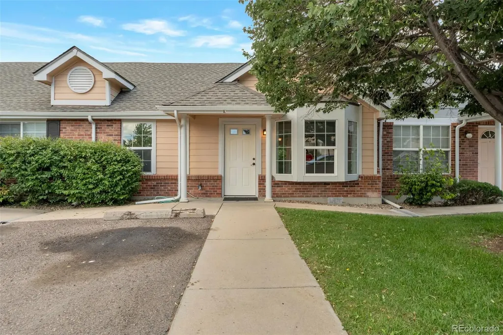 1728 Eagle Street Aurora CO 80011