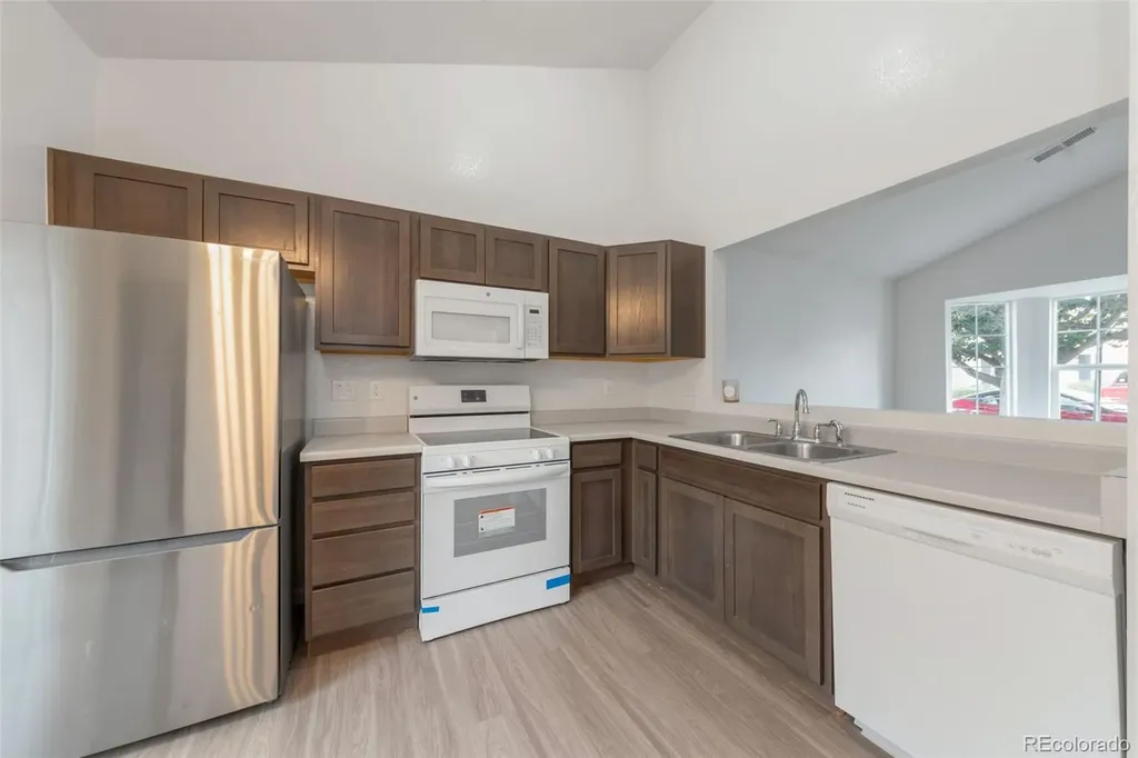 1728 Eagle Street Aurora CO 80011
