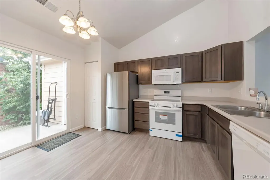 1728 Eagle Street Aurora CO 80011