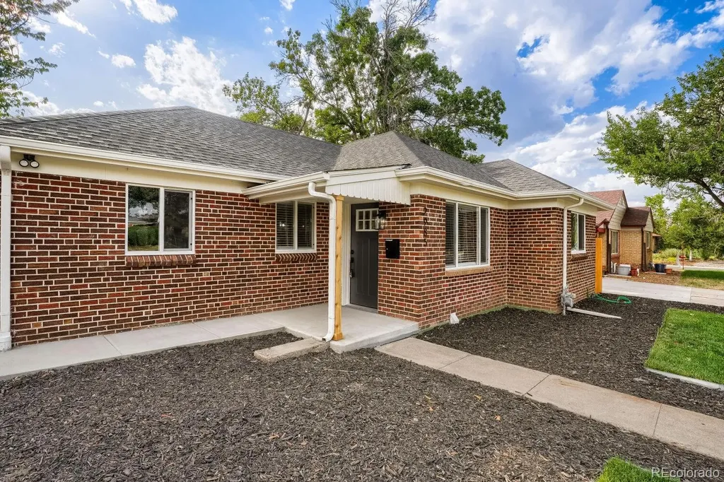 2985 Ivanhoe Street Denver CO 80207