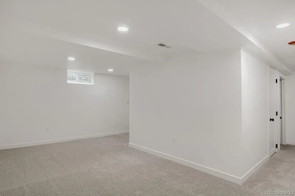2985 Ivanhoe Street Denver CO 80207