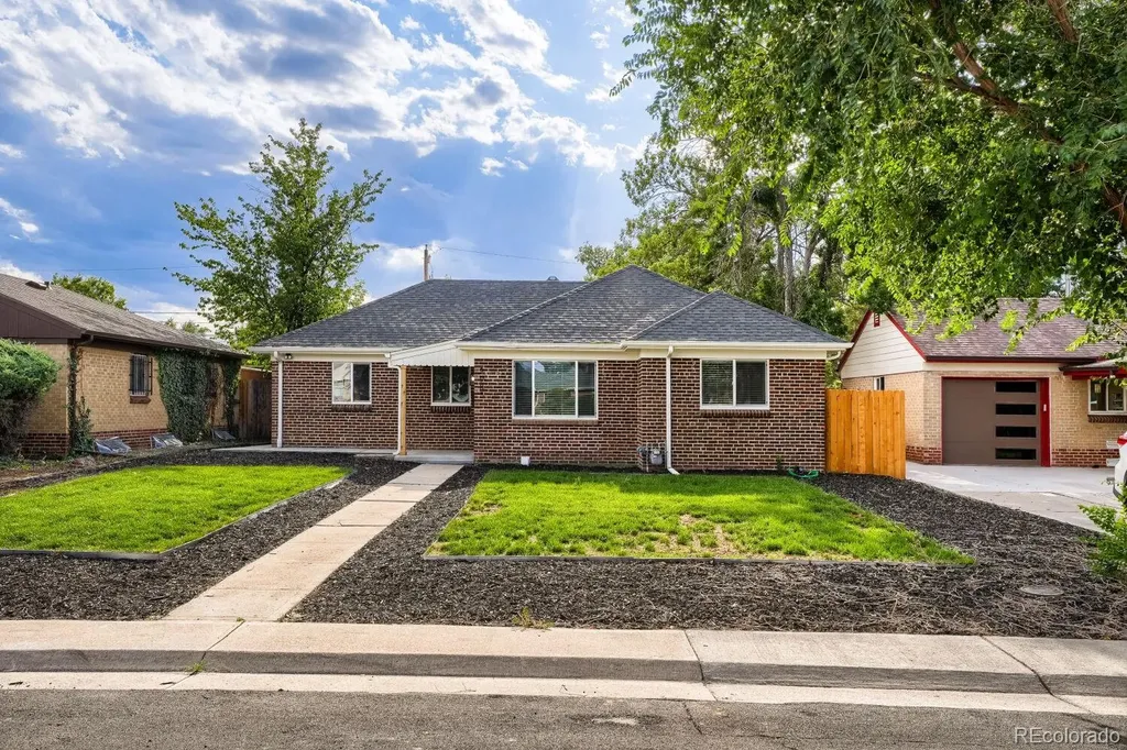 2985 Ivanhoe Street Denver CO 80207
