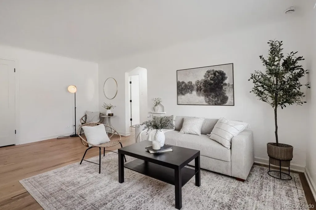 2985 Ivanhoe Street Denver CO 80207
