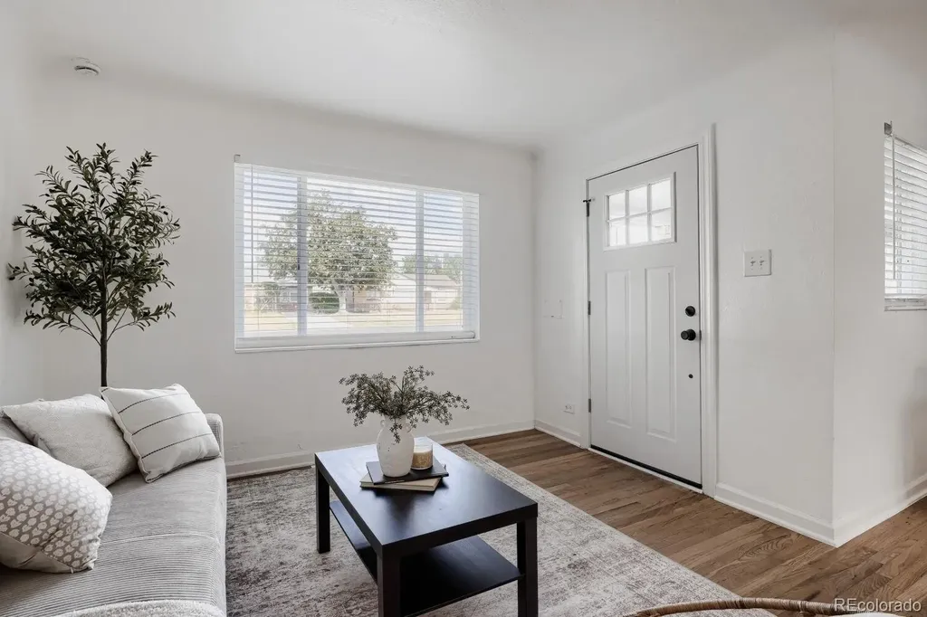 2985 Ivanhoe Street Denver CO 80207