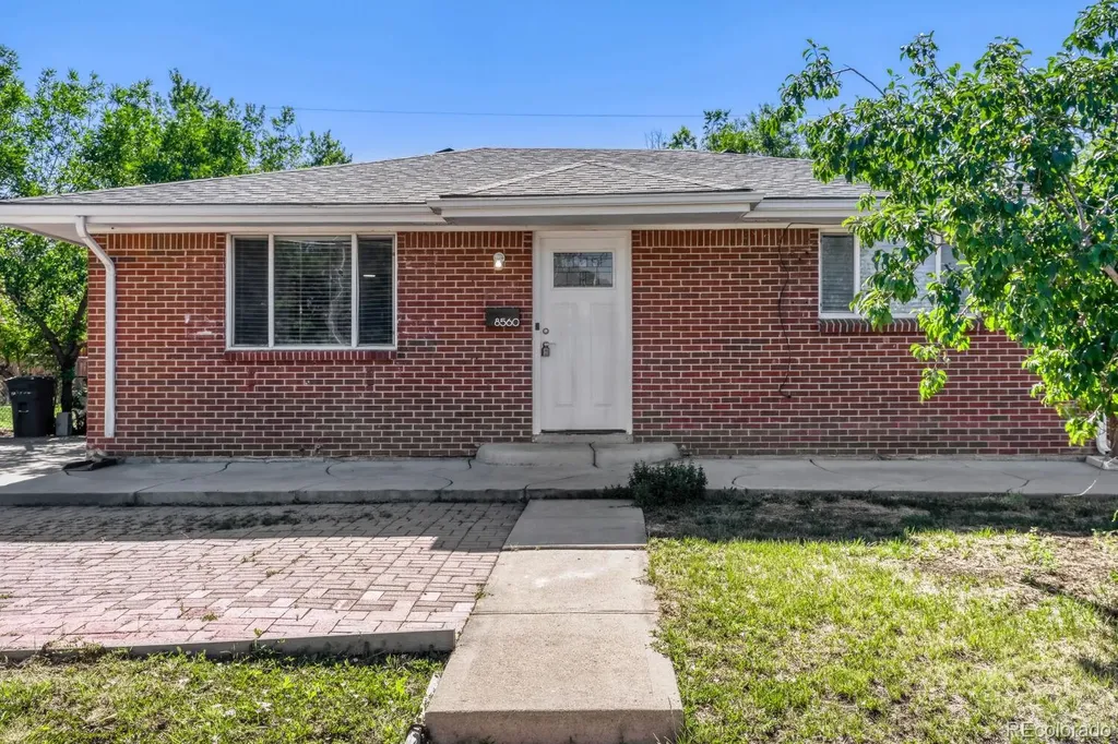 8560 Essex Street Denver CO 80229